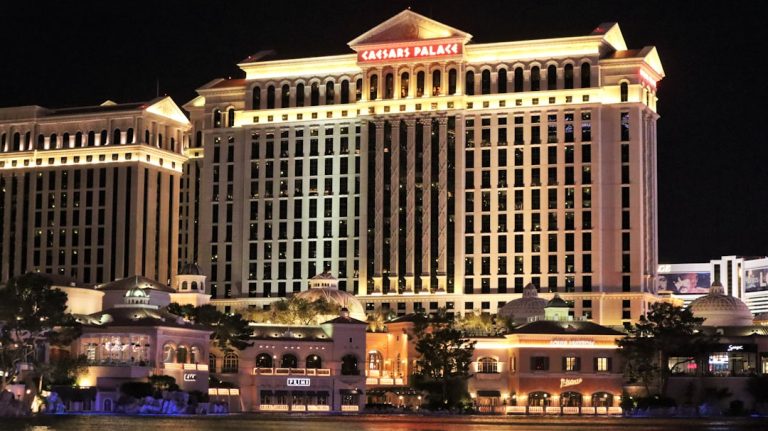 Exploring the Nightlife at Premier Casino Hotels